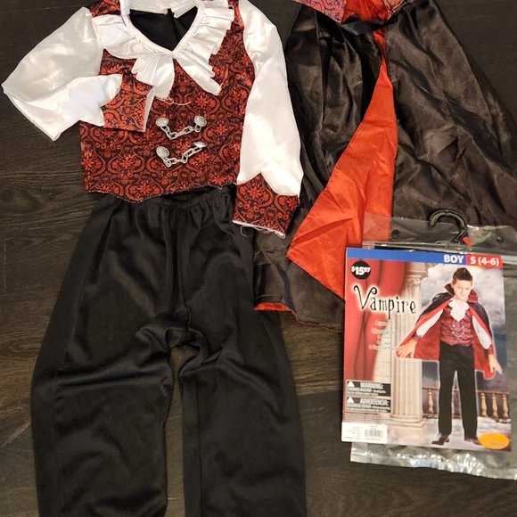 Halloween Costume - Vampire - Picture 6 of 10